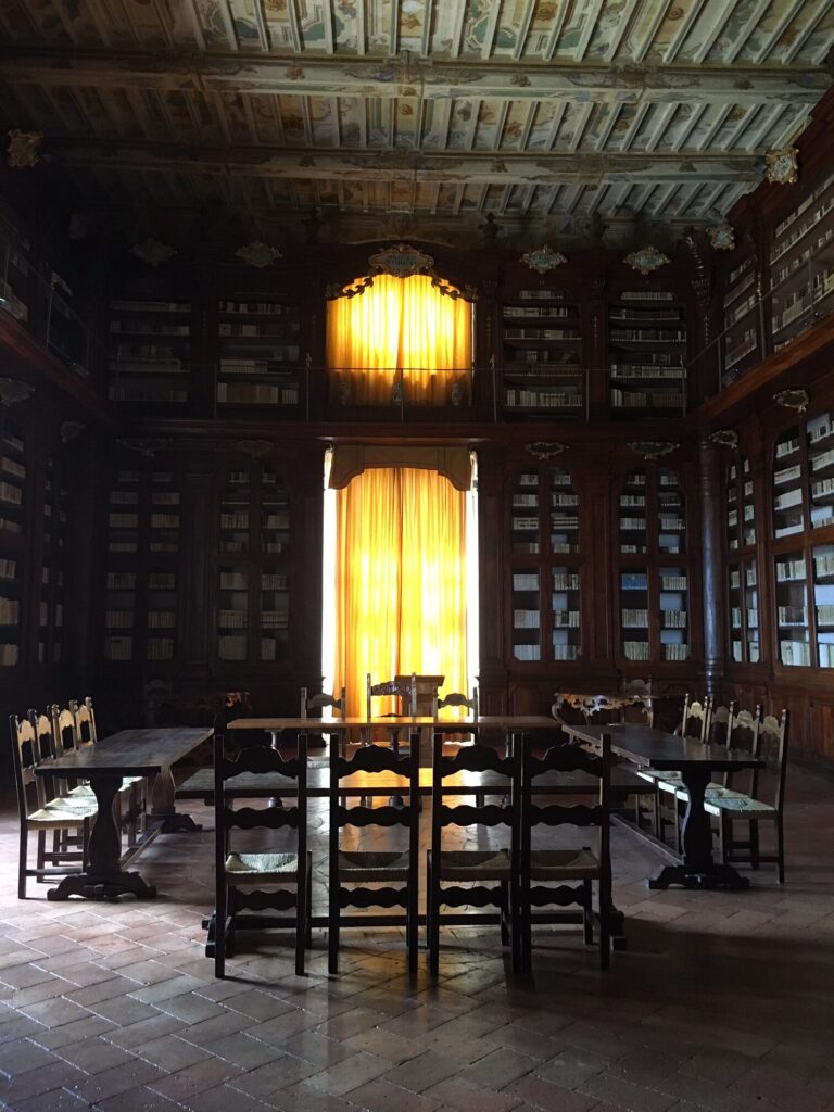 Biblioteka Monteripido Letnia Szkoła Kaligrafii i Sztuk Pięknych w Perugii
